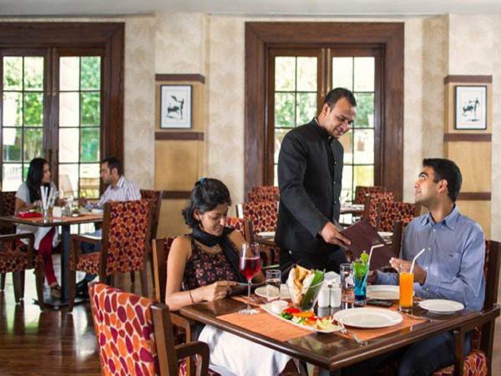 Hotel Dlf Club 5 à Gurgaon Extérieur photo