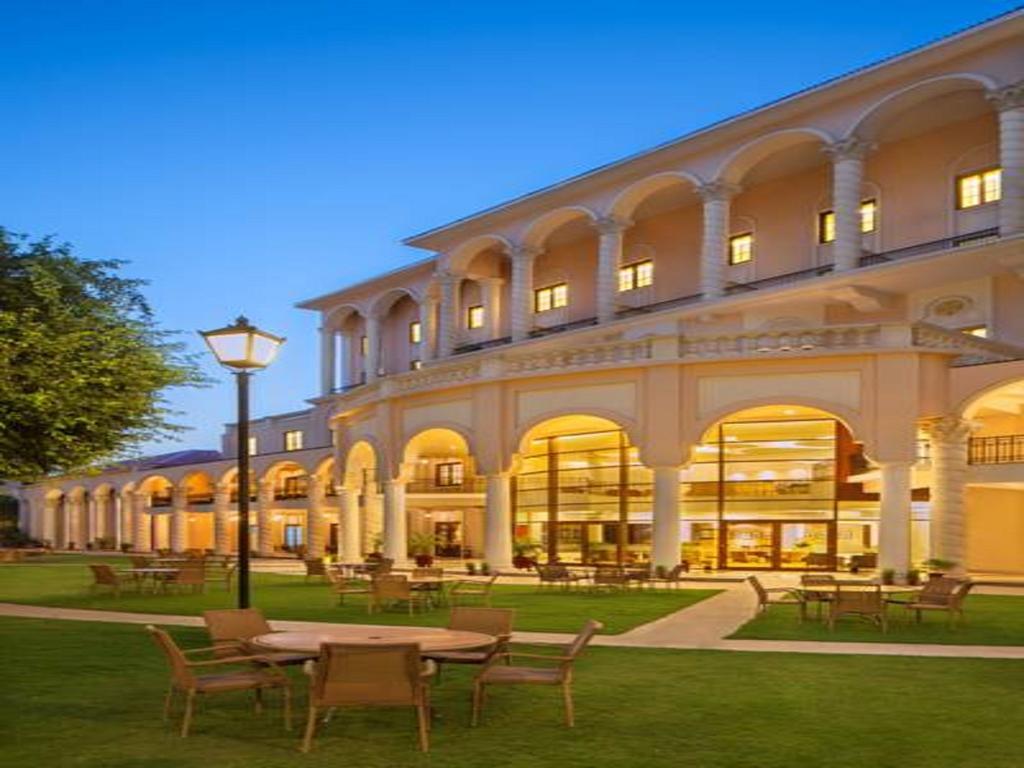 Hotel Dlf Club 5 à Gurgaon Extérieur photo
