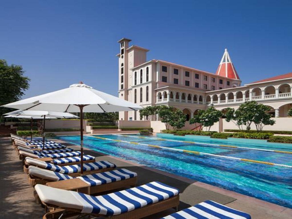Hotel Dlf Club 5 à Gurgaon Extérieur photo