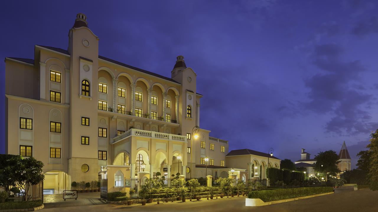 Hotel Dlf Club 5 à Gurgaon Extérieur photo
